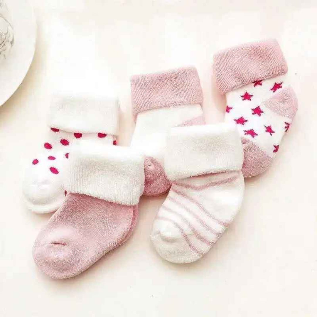 Kit Meias de Pelúcia Infantil Confortável para seu Bebê 5 Pares -  Luvala