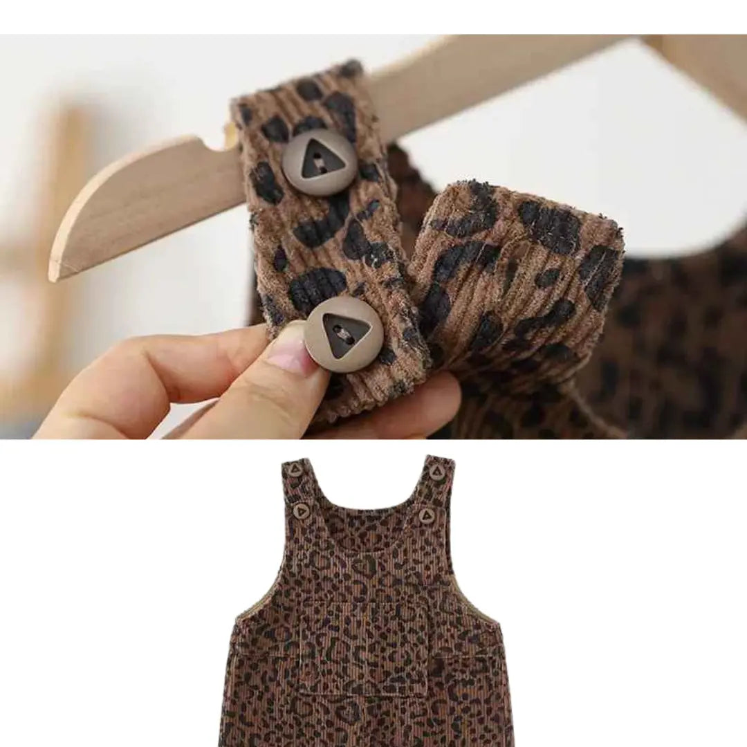 Macacão de Veludo Estampa Leopardo - Leona