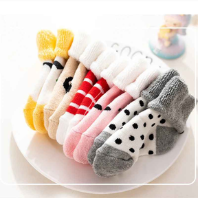 Kit Meias de Pelúcia Desenhos Animados Térmicos 5 Pares - ANINA