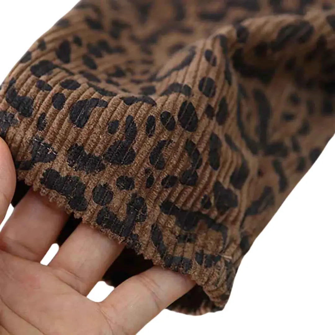 Macacão de Veludo Estampa Leopardo - Leona