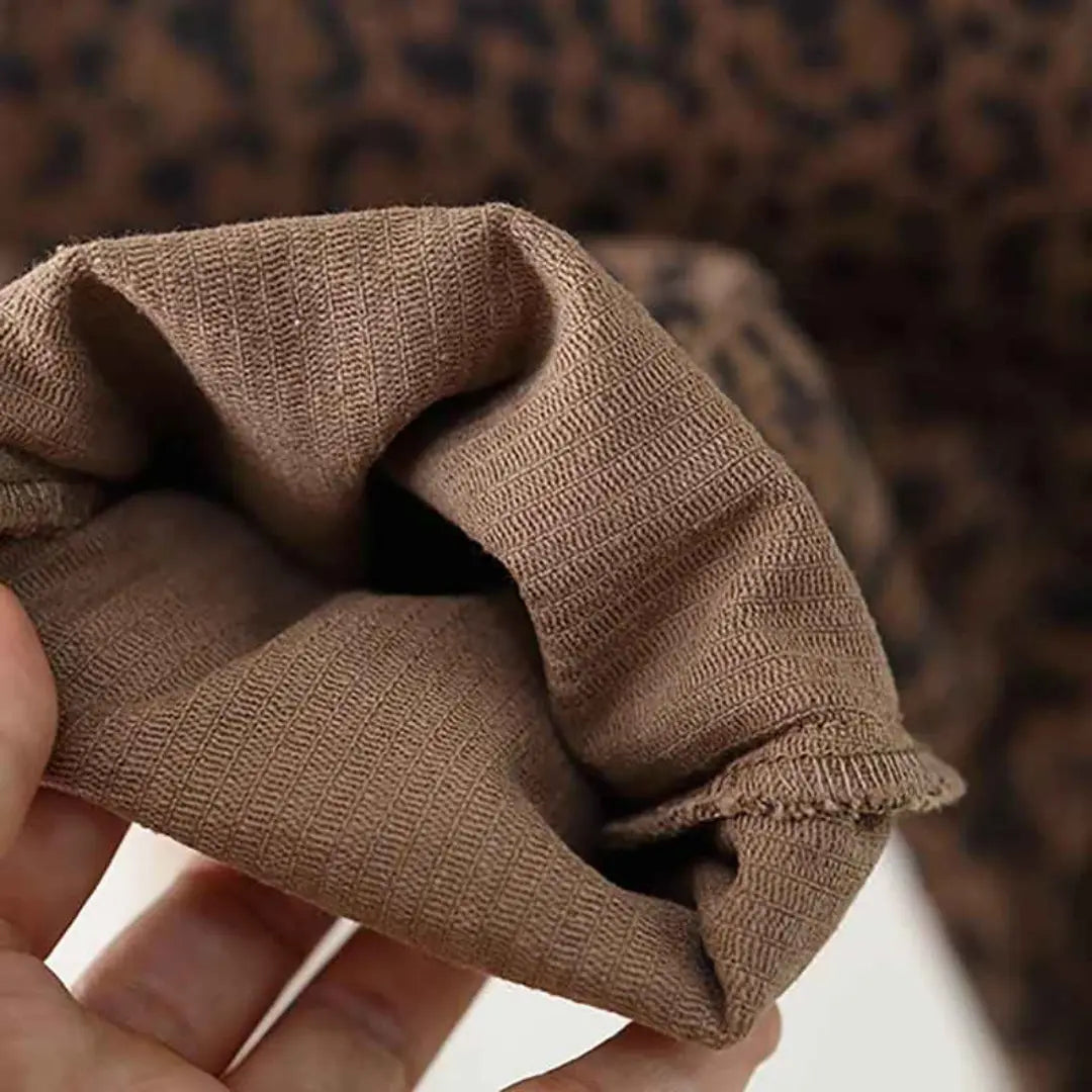 Macacão de Veludo Estampa Leopardo - Leona