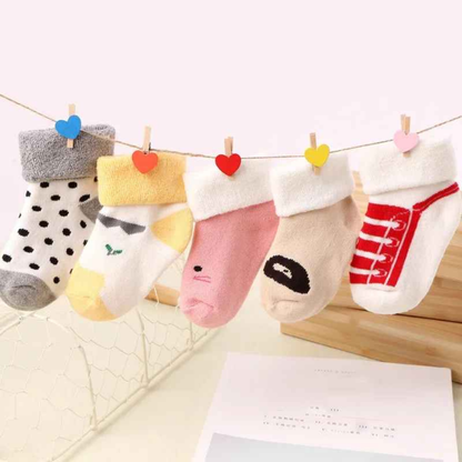 Kit Meias de Pelúcia Desenhos Animados Térmicos 5 Pares - ANINA